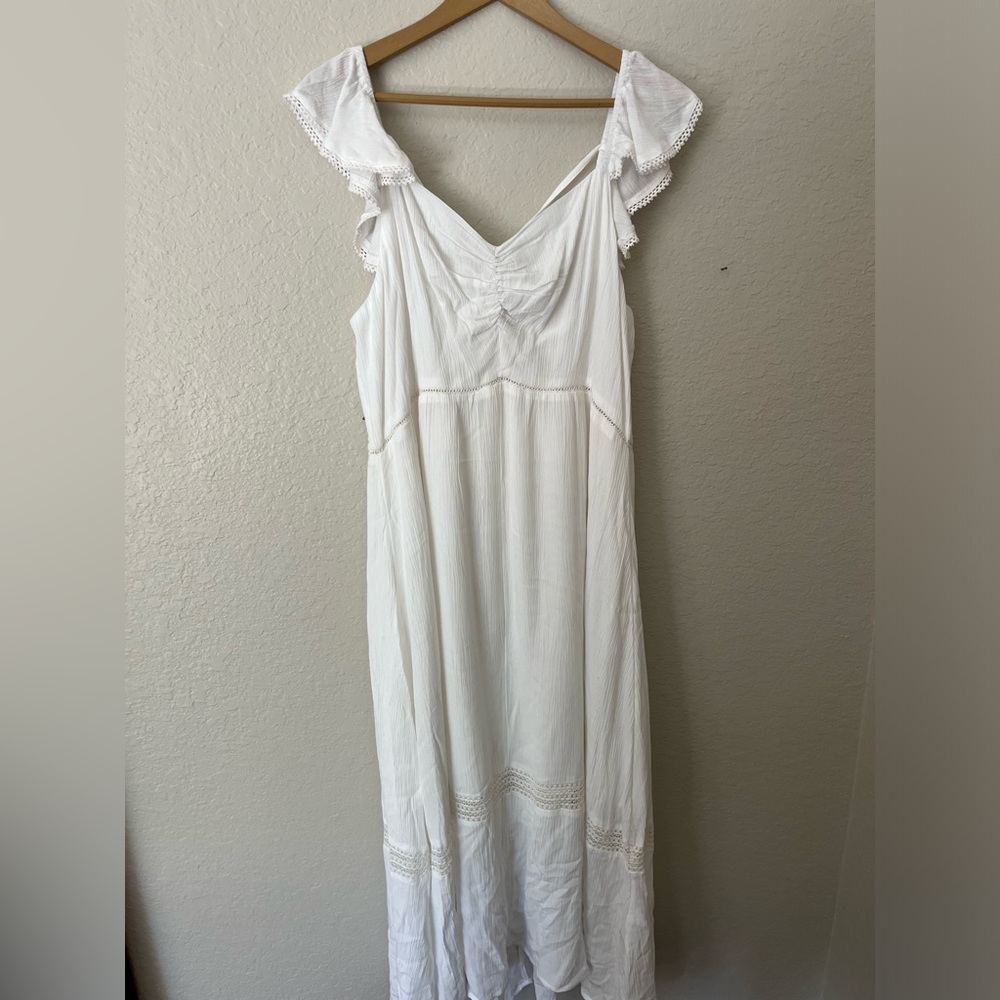 Sofia Vergara midi-length sun dress